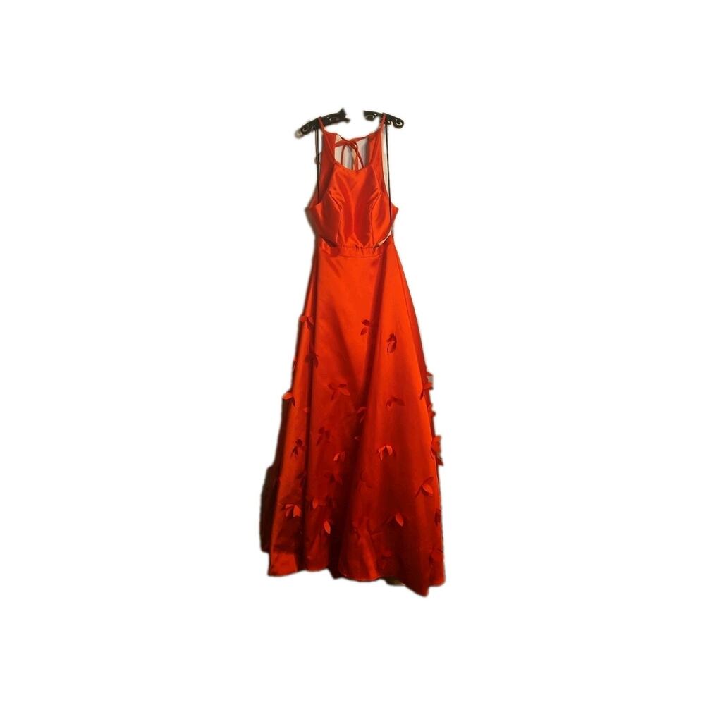 B. Smart Sleeveless Embellished Ball Gown‎ Size 9